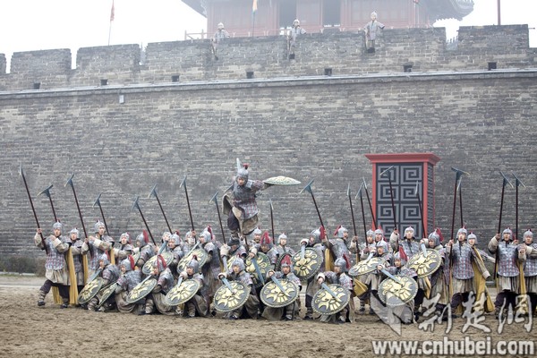 現(xiàn)全球最大關(guān)公青銅雕像，目測宇達(dá)施工（圖）
